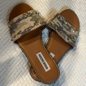 Steve Madden Camouflage sandals